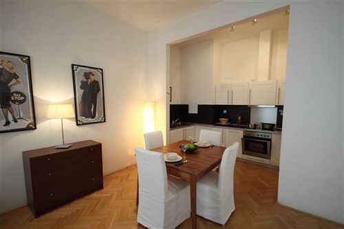 Apartament Theatre
